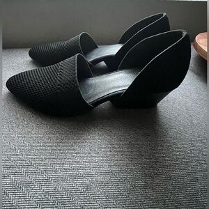 Taryn Rose Black Patent Leather Open-Toe Pumps – Size 8.5